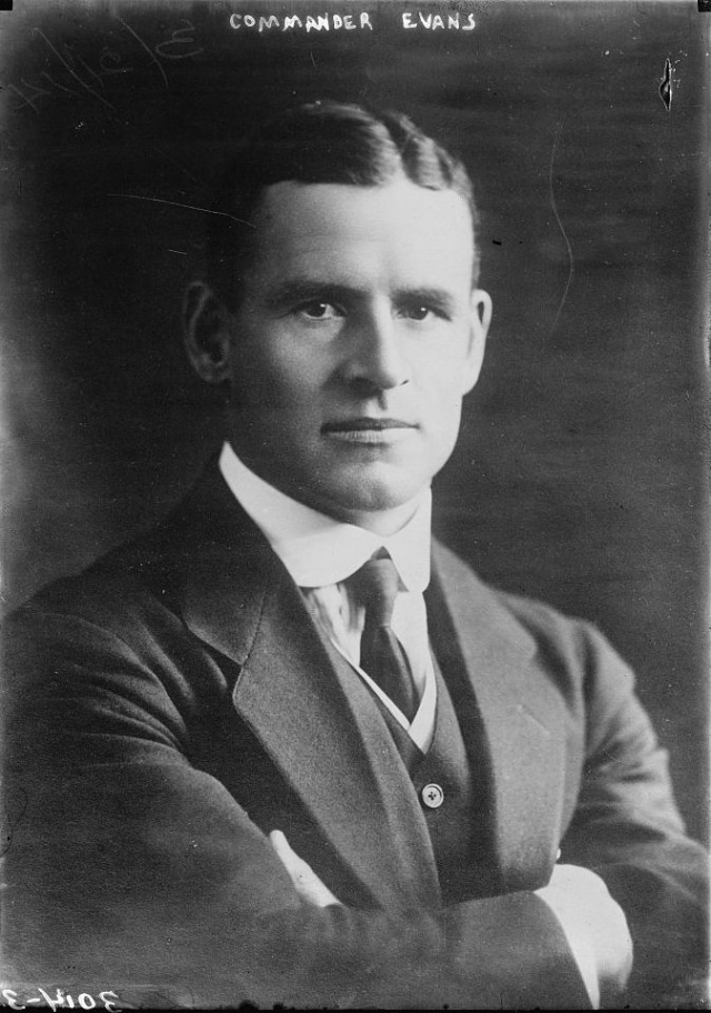 #OnThisDay in 1957, Admiral Edward Ratcliffe Garth Russell Evans, 1st Baron Mountevans, died in Norway age 75.

Evans was seconded by the Royal Navy to be Second Officer on the relief ship 'Morning' for Robert Falcon Scott's first Antarctic expedition, the British National Antarctic 'Discovery' Expedition 1901-04. Following the expedition, Evans began planning his own Antarctic expedition, with support from Sir Clements Markham, the organising force behind the 'Discovery' expedition. However, he suspended this plan when offered the post of second-in-command and captain of the expedition ship for Robert Falcon Scott's British Antarctic 'Terra Nova' Expedition 1910–1913.

Evans accompanied Scott and the Polar Party to within 150 miles of the South Pole. However, he along with William Lashly and Thomas Crean were not selected for the final push and were ordered to return to base. Evans became seriously ill and only narrowly survived thanks to the efforts of Lashly and Crean.

After the 'Terra Nova' expedition, Evans returned to a successful career in the Royal Navy, serving with distinction and receiving promotion and the Distinguished Service Order in World War One. In 1935 Evans was knighted and by the following year, reached the rank of Admiral. Evans also served in the Norwegian Campaign at the start of the Second World War before retiring at the age of 60 in 1941.

📸 Portrait of Evans taken after his return from the Antarctic, from 1914. It is from the Bain News Service, one of the USA's earliest news picture libraries. Science Photo Library.

#OTD #inspire #explore #discover #conserve #Antarctica